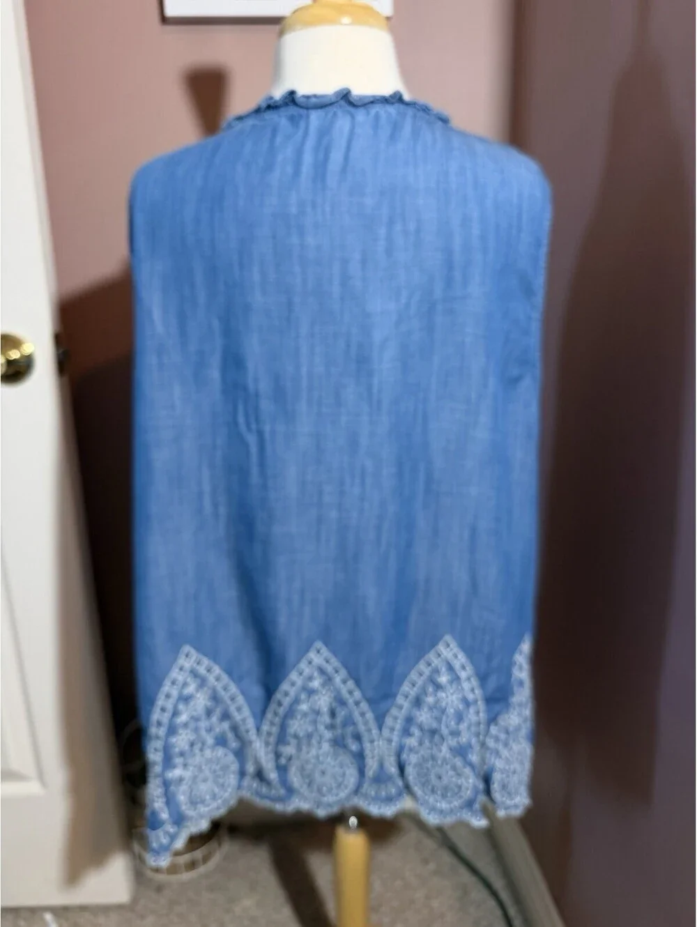 Talbots Sleeveless Blouse Embroidered Boho Chambray Blue White Womens 3X